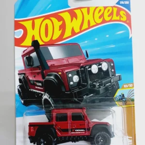HW Die-Cast 1:64 For Ages 3 And Up ('15 Land Rover Defender Double Cab | HW Dirt), Red